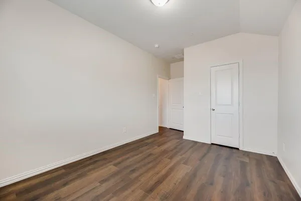 $2,500 | 2559 Sarah Lane, Lewisville, TX 75056