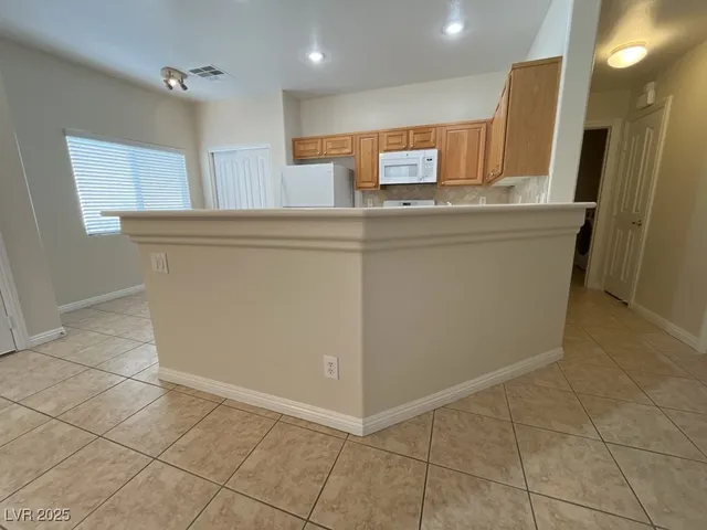$1,913 | 1183 Garretts Bluff Way, Unit 102, Henderson, NV 89002