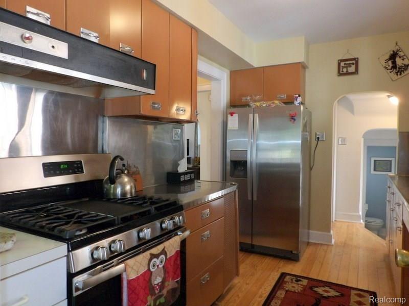 9015 Ruth Avenue Allen Park, MI 48101 - Photo 30 of 48 102_6160.JPG
