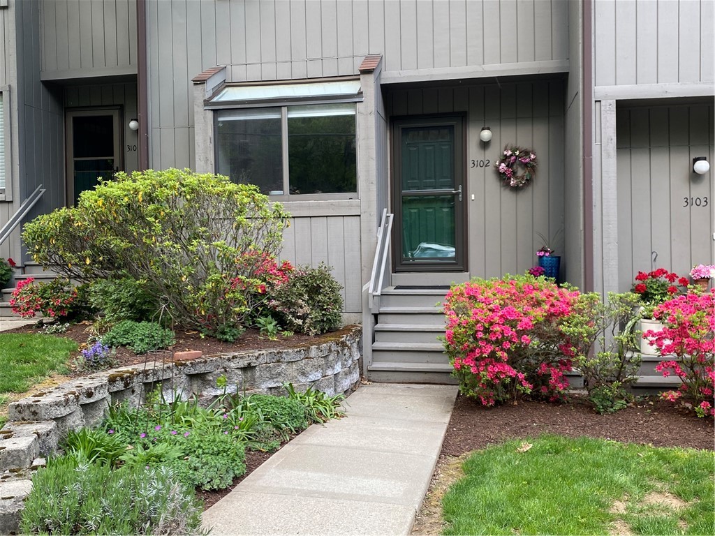 5 Wake Robin Road, Unit 3102 Lincoln, RI 02865 - Photo 3 of 50 Landscaping in front of #3102