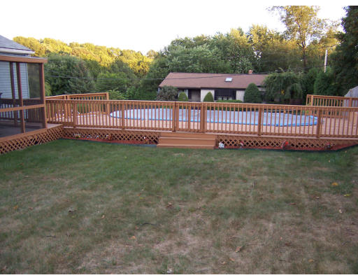 42 Robin Road Worcester, MA 01604 - Photo 9 of 9 Gallery Image 9