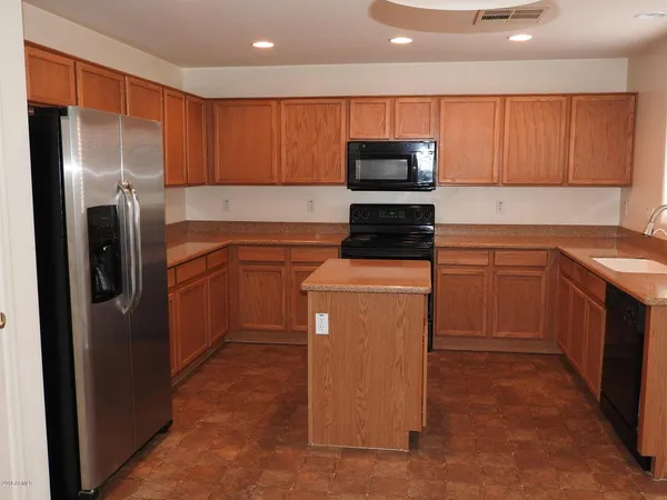 $2,095 | 6510 West Yellow Bird Lane, Phoenix, AZ 85083