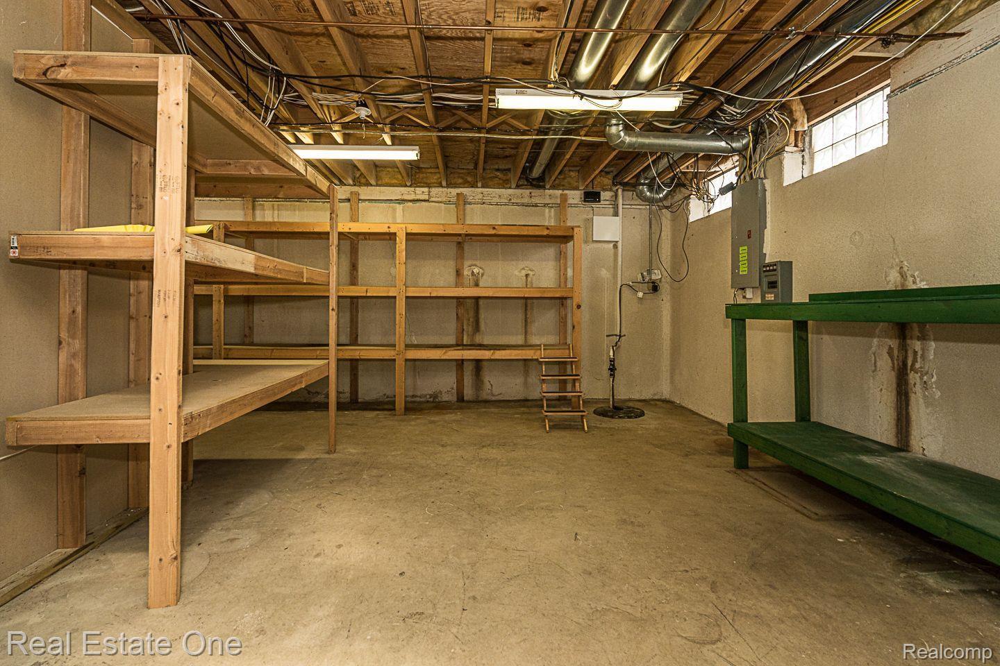 1926 Brookfield Road Rochester, MI 48306 - Photo 63 of 70 Gallery Image 63