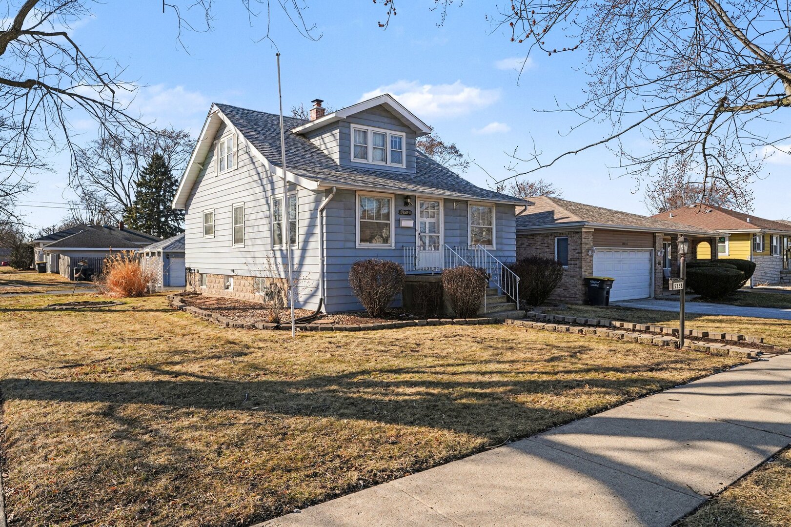 17858 Ridgewood Avenue Lansing, IL 60438 - Photo 2 of 20