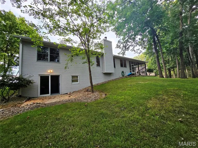 $325,000 | 1104 Redwing Court, Grafton, IL 62037