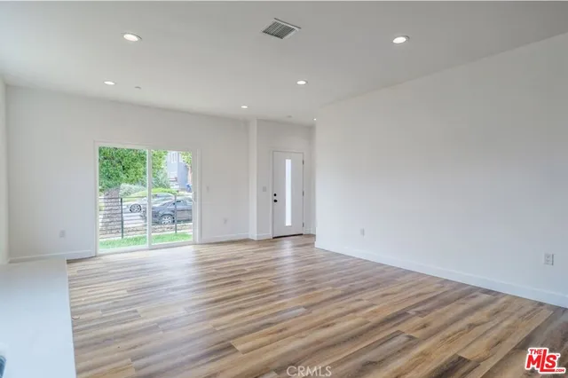 $4,150 | 710 South Alma Street, San Pedro, CA 90731