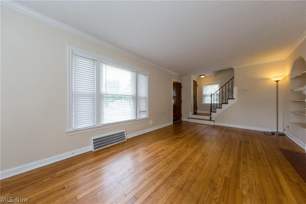 945 Rushleigh Road Cleveland Heights, OH 44121 - Photo 11 of 29