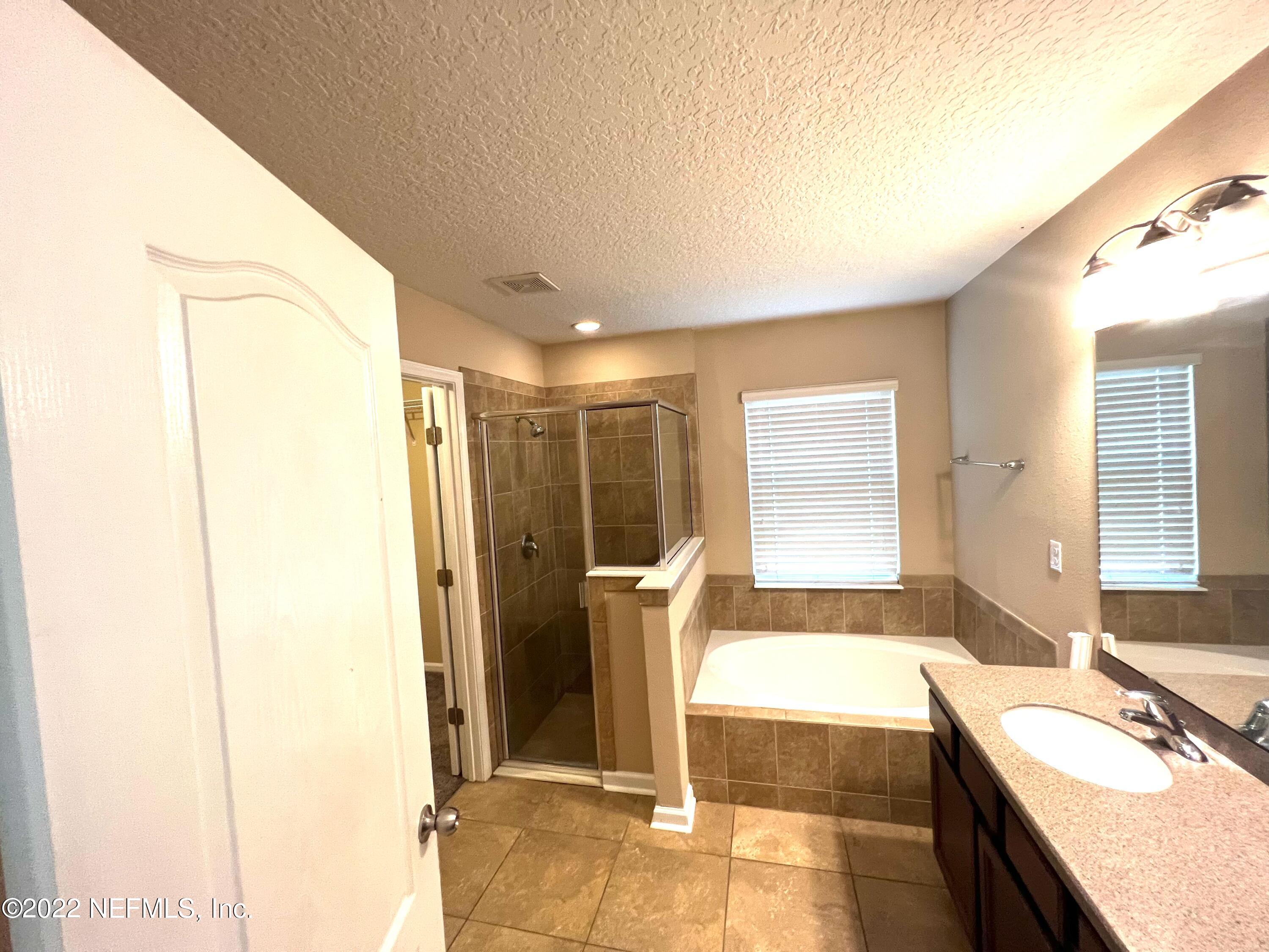5916 Royalty Road Jacksonville, FL 32254 - Photo 8 of 9 Owners Bath