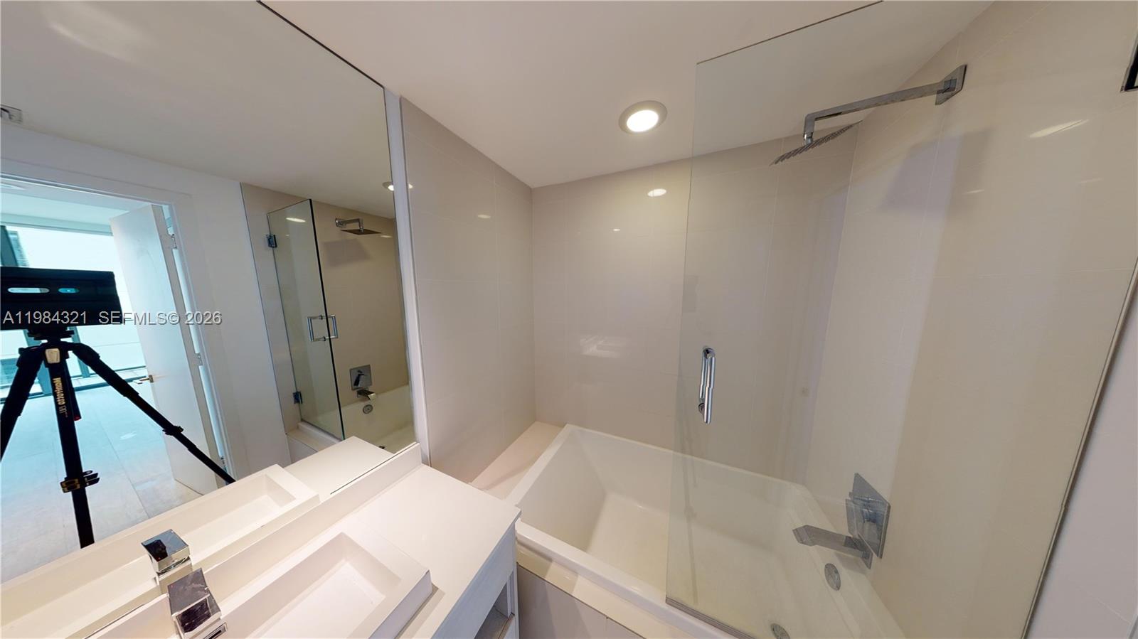 55 Southwest 9th Street, Unit 2010 Miami, FL 33130 - Photo 12 of 23