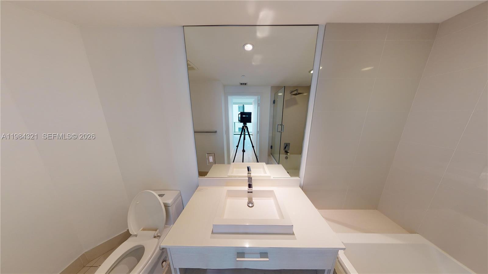 55 Southwest 9th Street, Unit 2010 Miami, FL 33130 - Photo 13 of 23