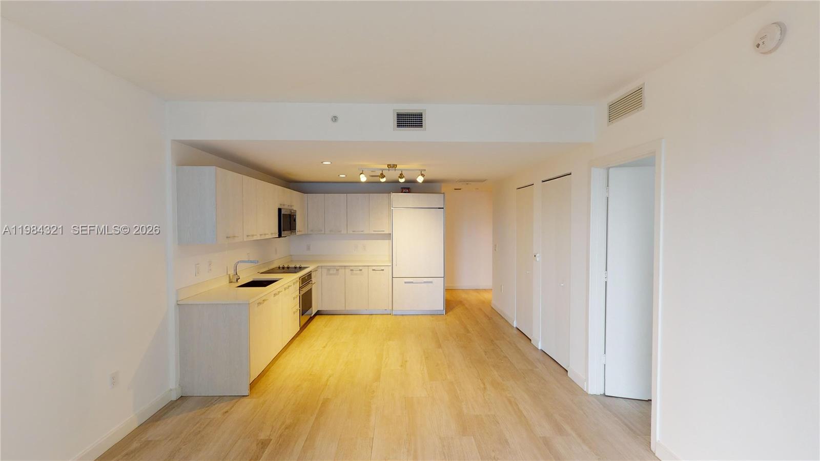 55 Southwest 9th Street, Unit 2010 Miami, FL 33130 - Photo 4 of 23