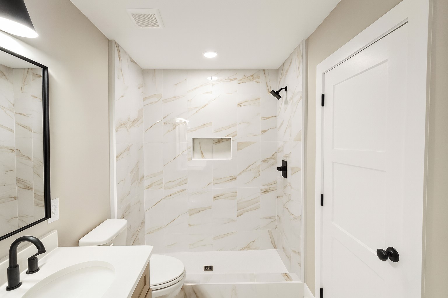 810 Lucas Road Dickson, TN 37055 - Photo 18 of 37 a bathroom with a sink and a mirror