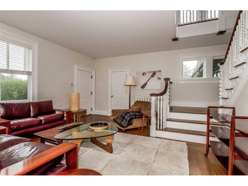 601 Beavertail Road Jamestown, RI 02835 - Photo 5 of 18 Entry. Inviting entry foyer lounge