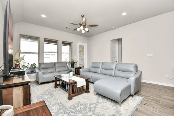 $2,750 | 5043 Morrison Drive, Manvel, TX 77578