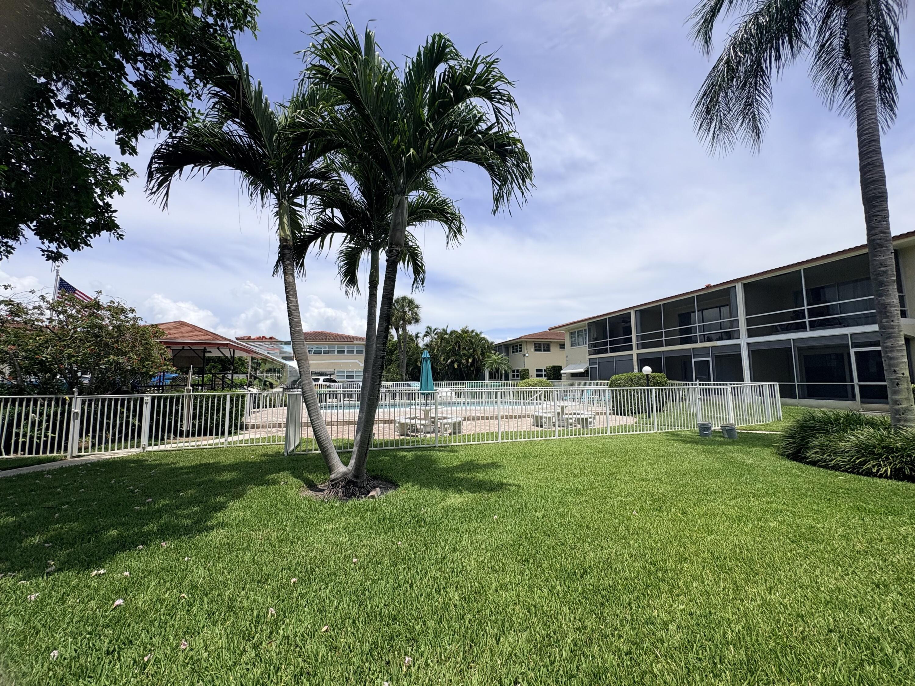 2202 Northeast 36th Street, Unit 17 Lighthouse Point, FL 33064 - Photo 28 of 28 VIewStepstotheCourtyardPool