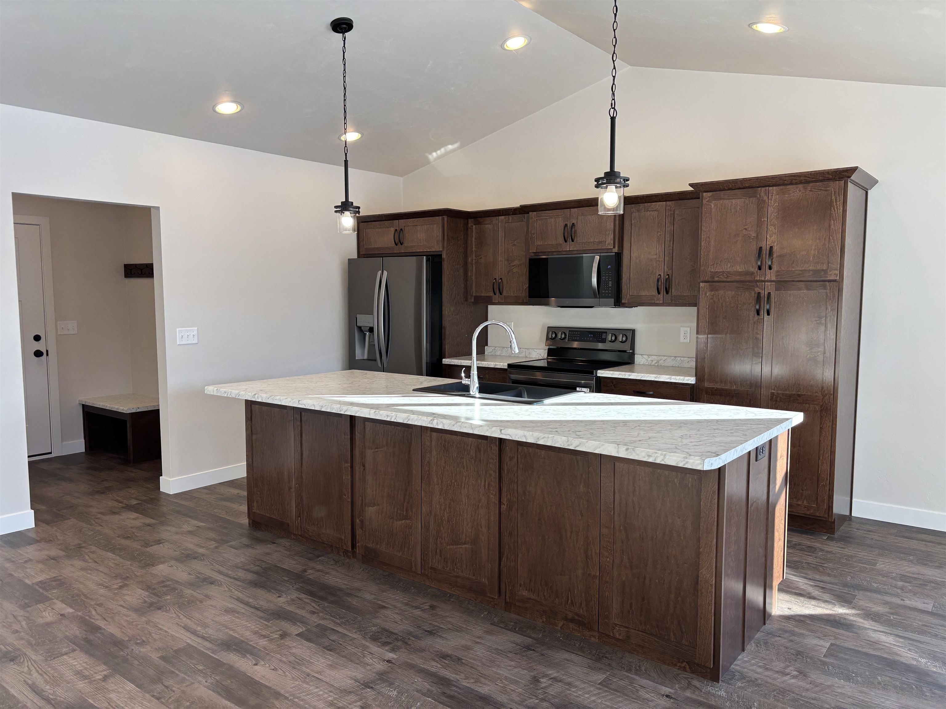 N3919 Wettering Way Kaukauna, WI 54130 - Photo 2 of 18