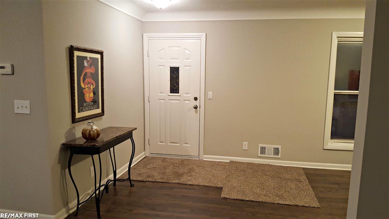 395 Willow Tree Lane Rochester Hills, MI 48306 - Photo 2 of 21