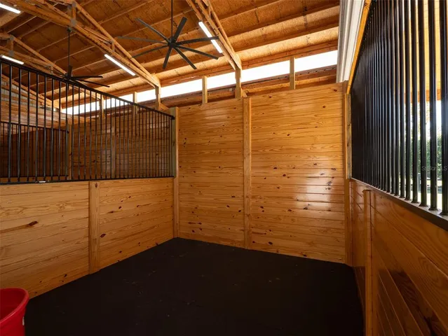 a view of a livingroom with furniture