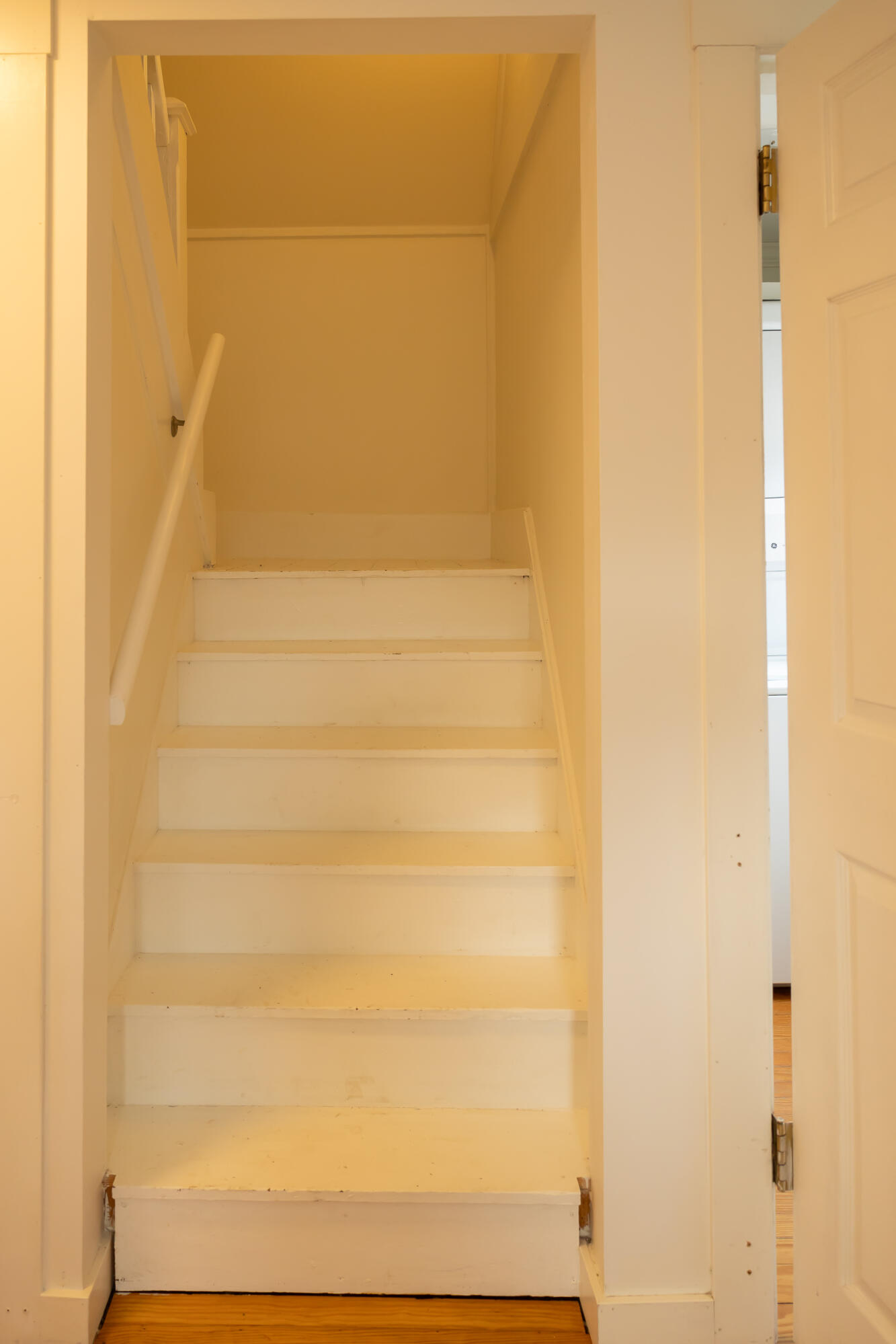 82 Oakland Street Waterville, ME 04901 - Photo 31 of 39 Stairway
