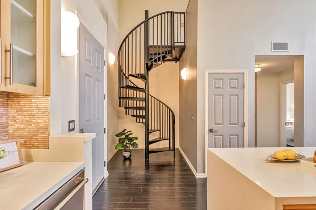 $898,888 | 800 North 8th Street, Unit 311, San Jose, CA 95112