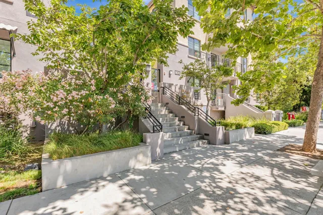 $898,888 | 800 North 8th Street, Unit 311, San Jose, CA 95112