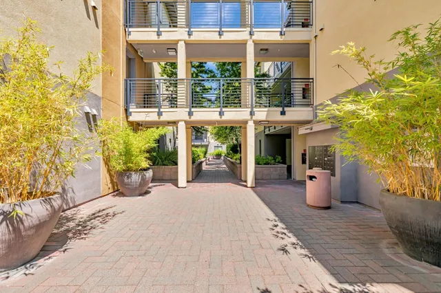$898,888 | 800 North 8th Street, Unit 311, San Jose, CA 95112