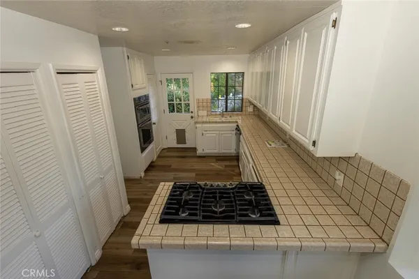 $3,400 | 24550 Treasure Vista Drive, Newhall, CA 91321