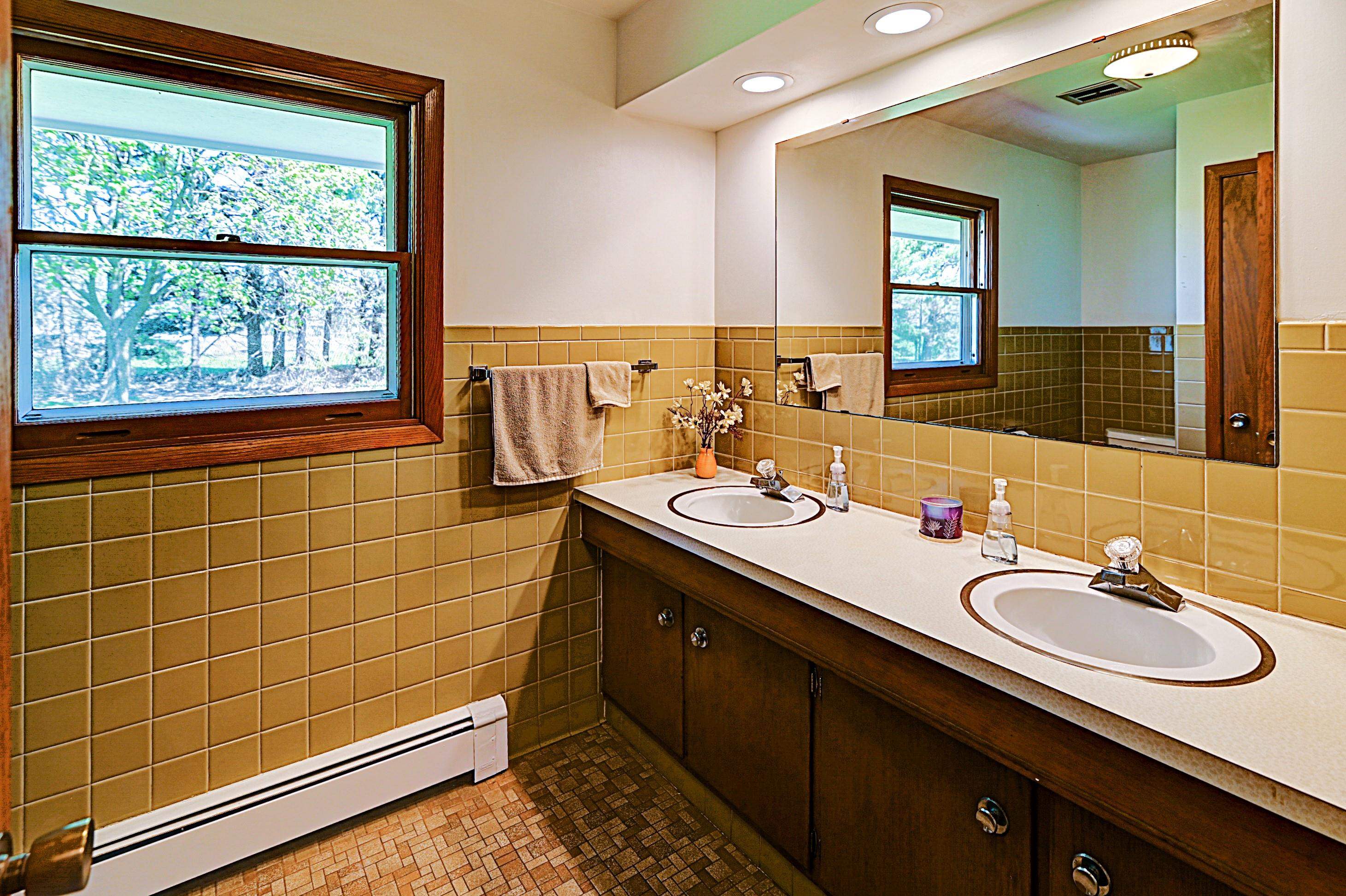 7628 West Mineral Point Road Verona, WI 53593 - Photo 15 of 75