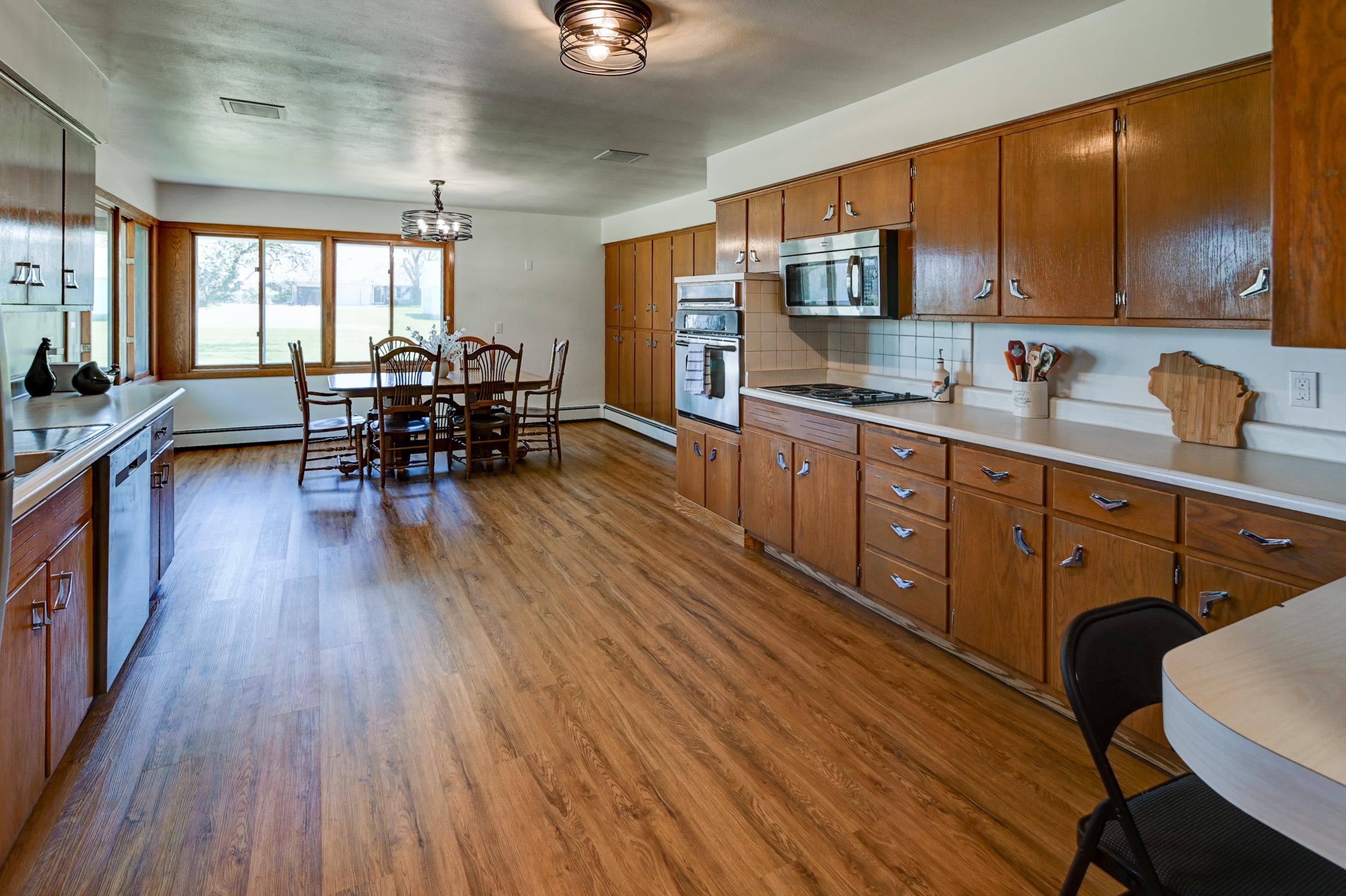 7628 West Mineral Point Road Verona, WI 53593 - Photo 5 of 75