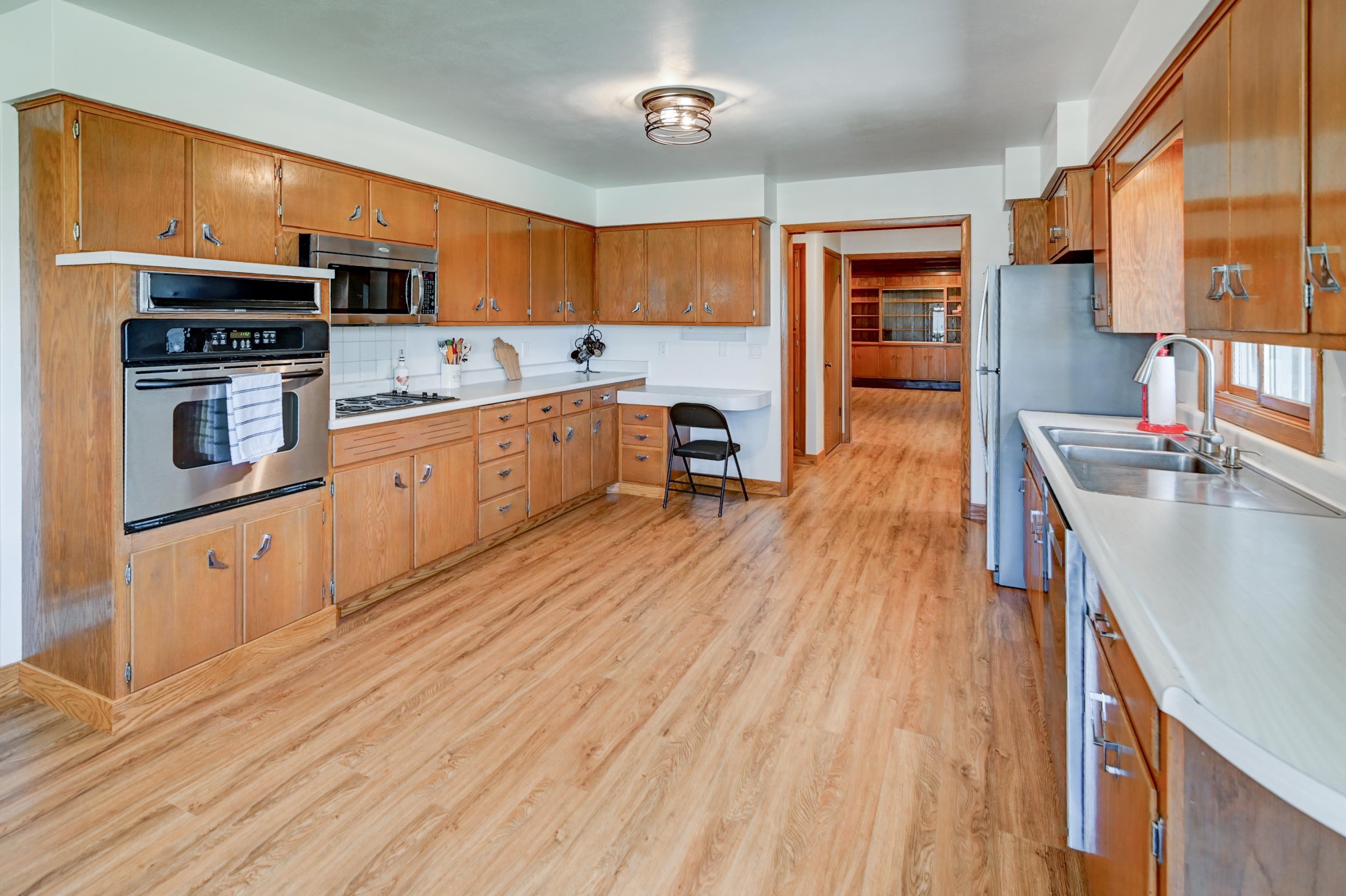 7628 West Mineral Point Road Verona, WI 53593 - Photo 8 of 75