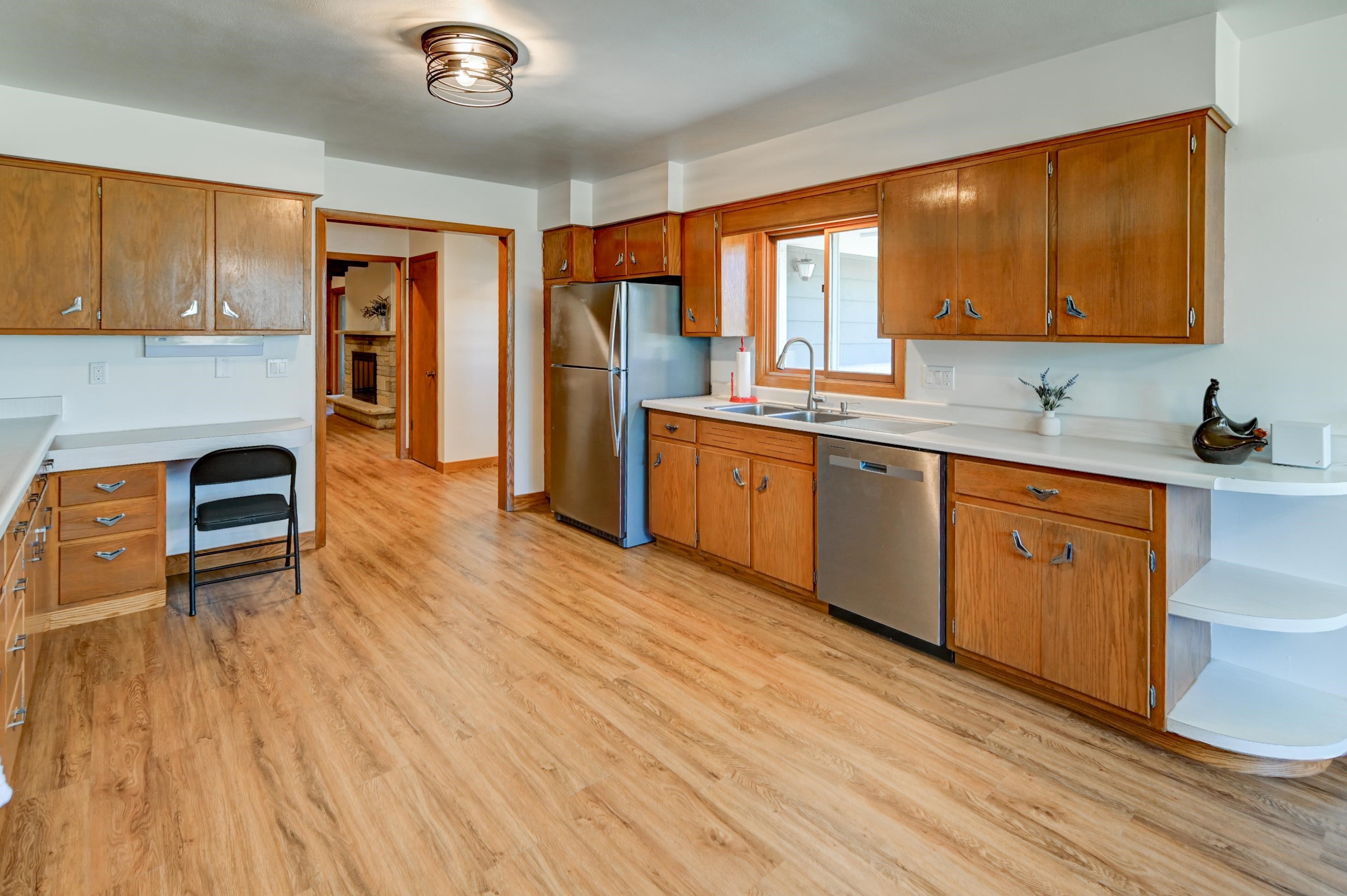 7628 West Mineral Point Road Verona, WI 53593 - Photo 9 of 75