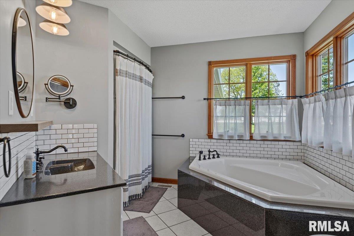 20205 North 20th Avenue Nokomis, IL 62075 - Photo 27 of 88