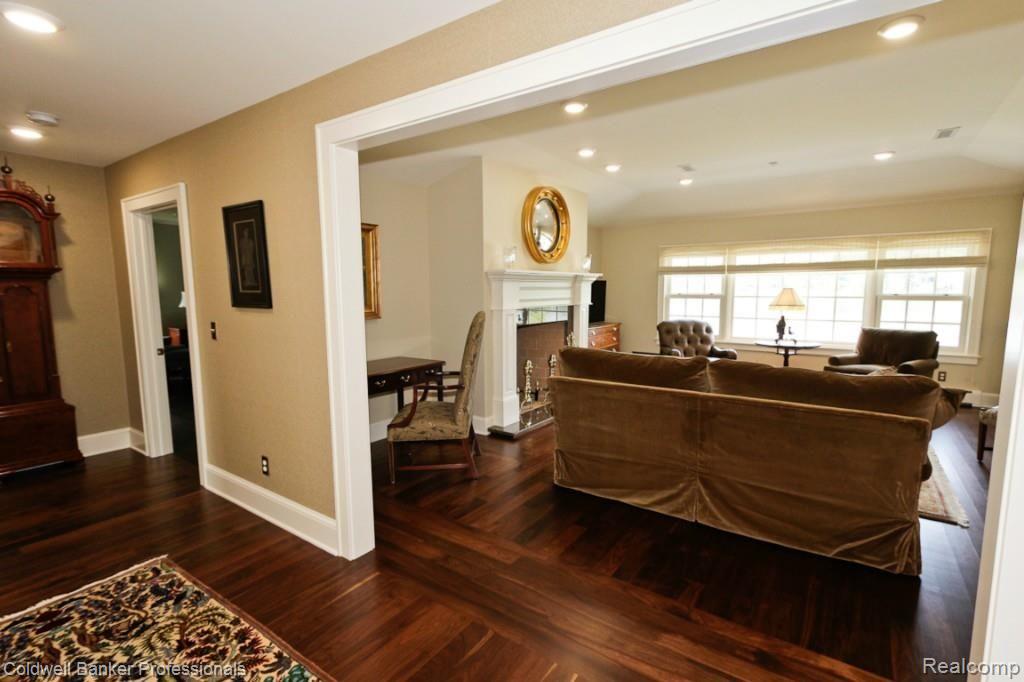 9480 Sashabaw Road Clarkston, MI 48348 - Photo 9 of 74 Dana Clarkston (11 of 88).jpg