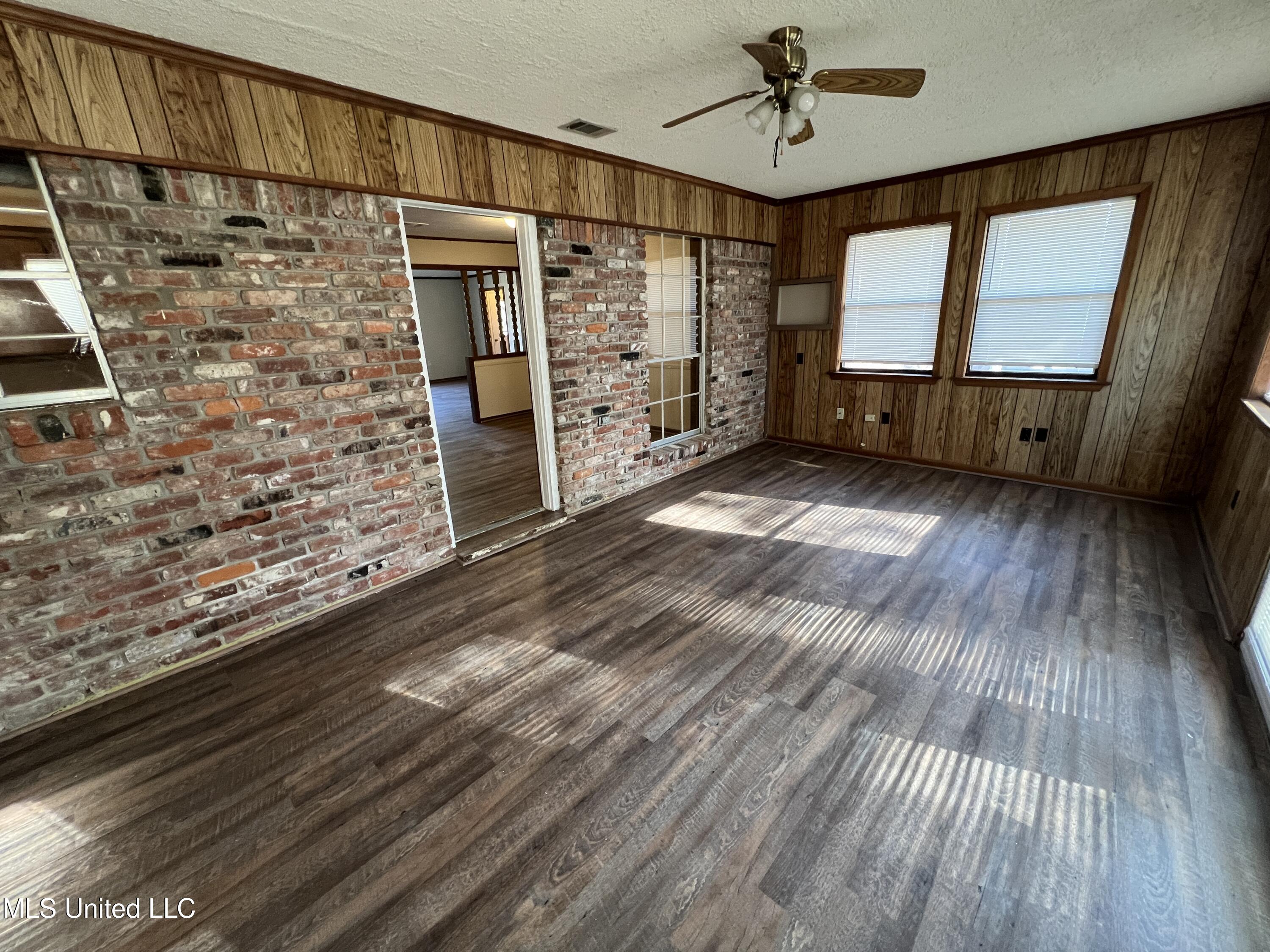 1504 Hawthorne Place Clinton, MS 39056 - Photo 12 of 24 IMG_0922