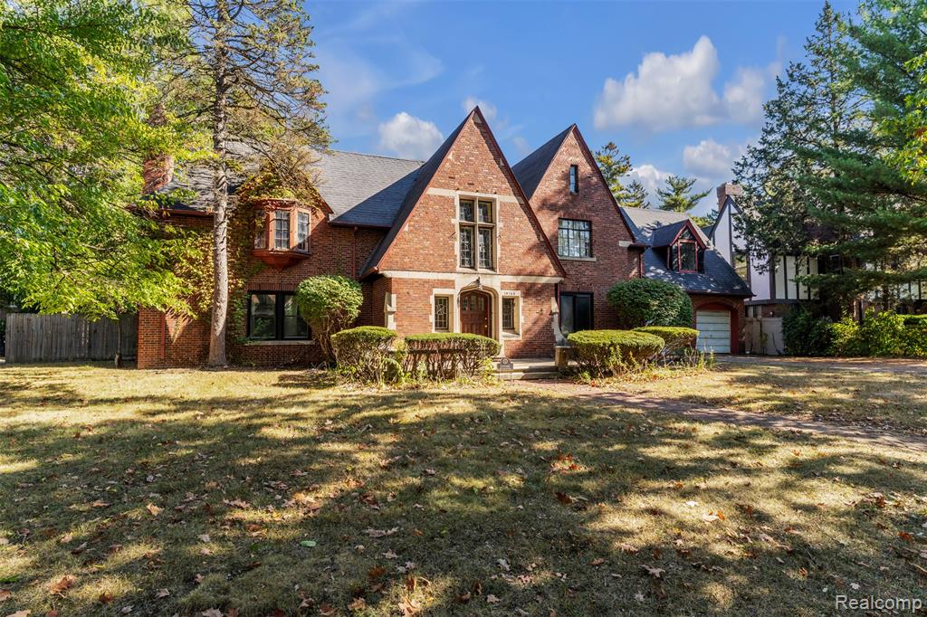 19160 Canterbury Road Detroit, MI 48221 - Photo 2 of 32