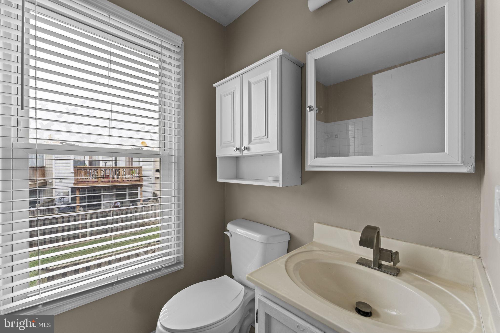 7302 Rokeby Drive Manassas, VA 20109 - Photo 30 of 39 Bathroom 2
