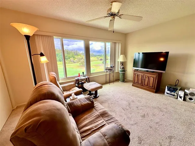 $129,900 | 2460 Franciscan Drive, Unit 94, Clearwater, FL 33763