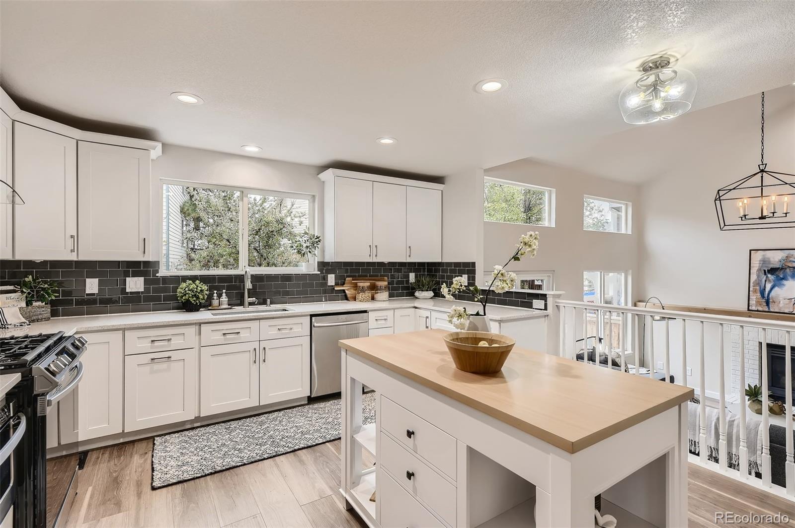 9765 Bucknell Way Highlands Ranch, CO 80129 - Photo 8 of 38 Gallery Image 8
