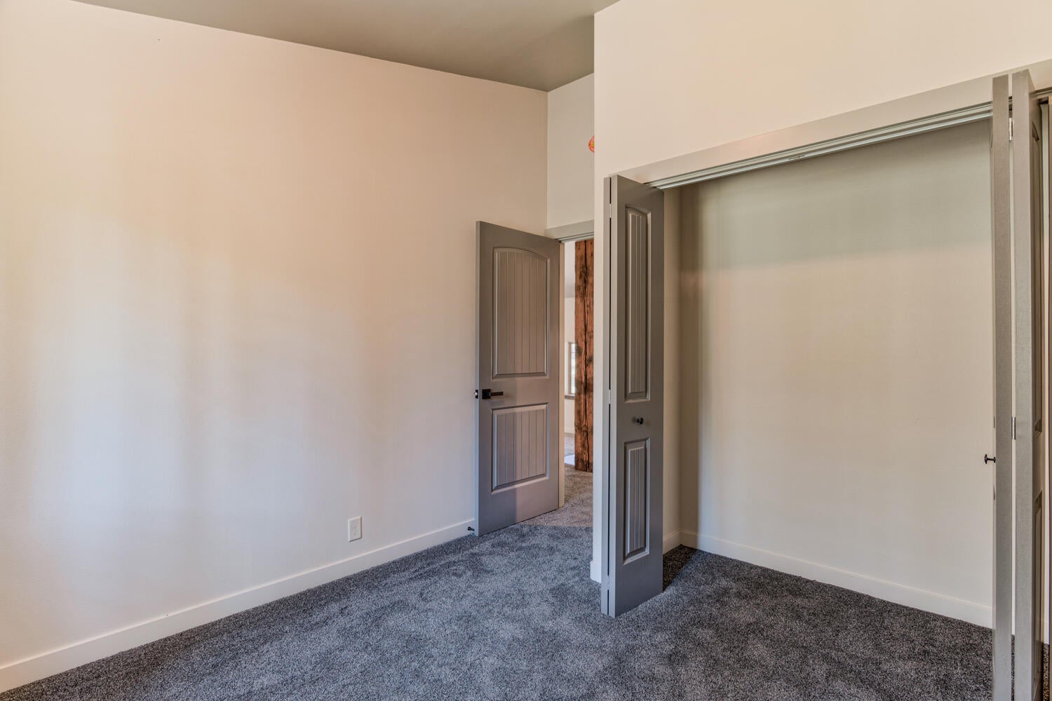 54429 Foster Road Bend, OR 97707 - Photo 21 of 51 54429 Foster Rd., Bend, OR - 38