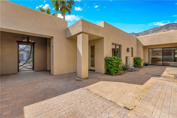 $3,638,600 | 542 Bella Cara Way, Palm Springs, CA 92264