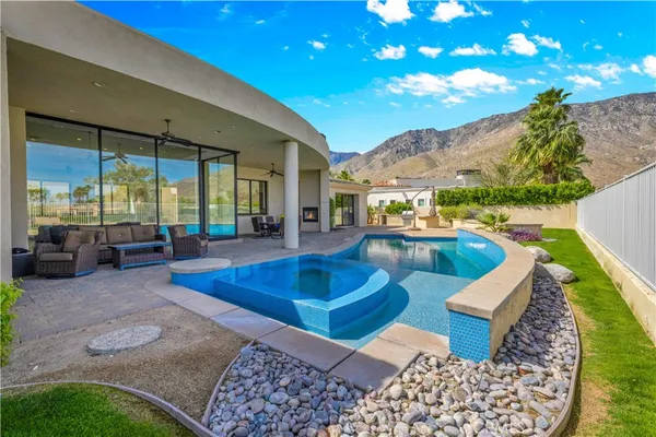 $3,638,600 | 542 Bella Cara Way, Palm Springs, CA 92264