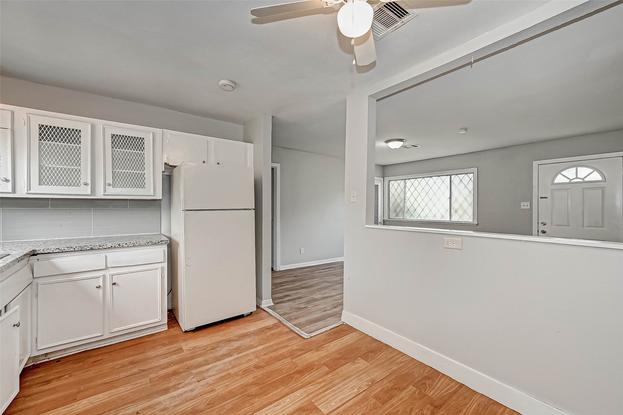 4203 Tavenor Lane Houston, TX 77047 - Photo 7 of 16