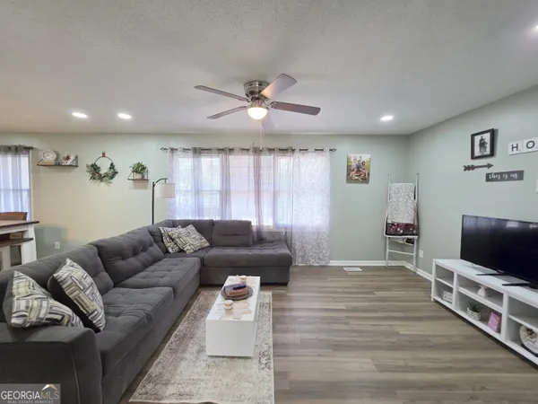 $275,000 | 224 Lake Placid Drive, Bonaire, GA 31005