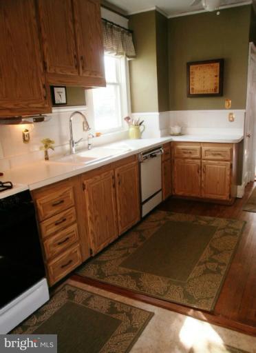 800 Overbrook Road Baltimore, MD 21239 - Photo 15 of 27 Kitchen