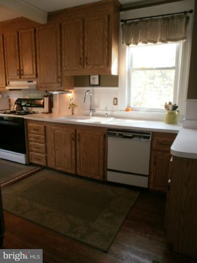 800 Overbrook Road Baltimore, MD 21239 - Photo 16 of 27 Kitchen