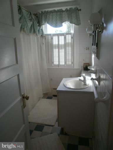 800 Overbrook Road Baltimore, MD 21239 - Photo 24 of 27 Bath