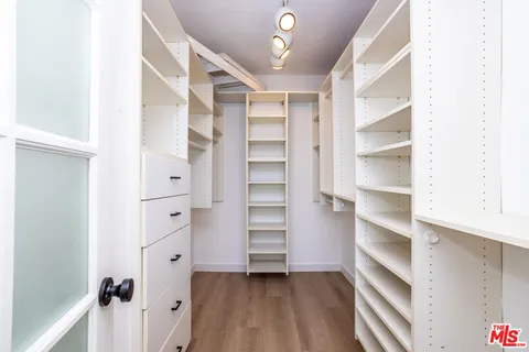 $1,200,000 | 11601 Montana Avenue, Unit PH7, Los Angeles, CA 90049