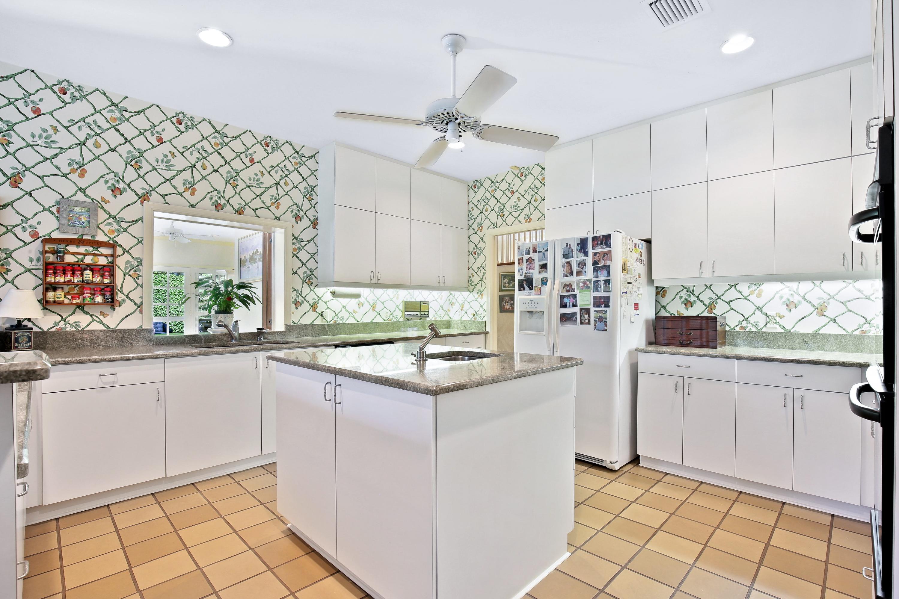 2910 Gulf Stream Road Gulf Stream, FL 33483 - Photo 17 of 41 Kitchen1