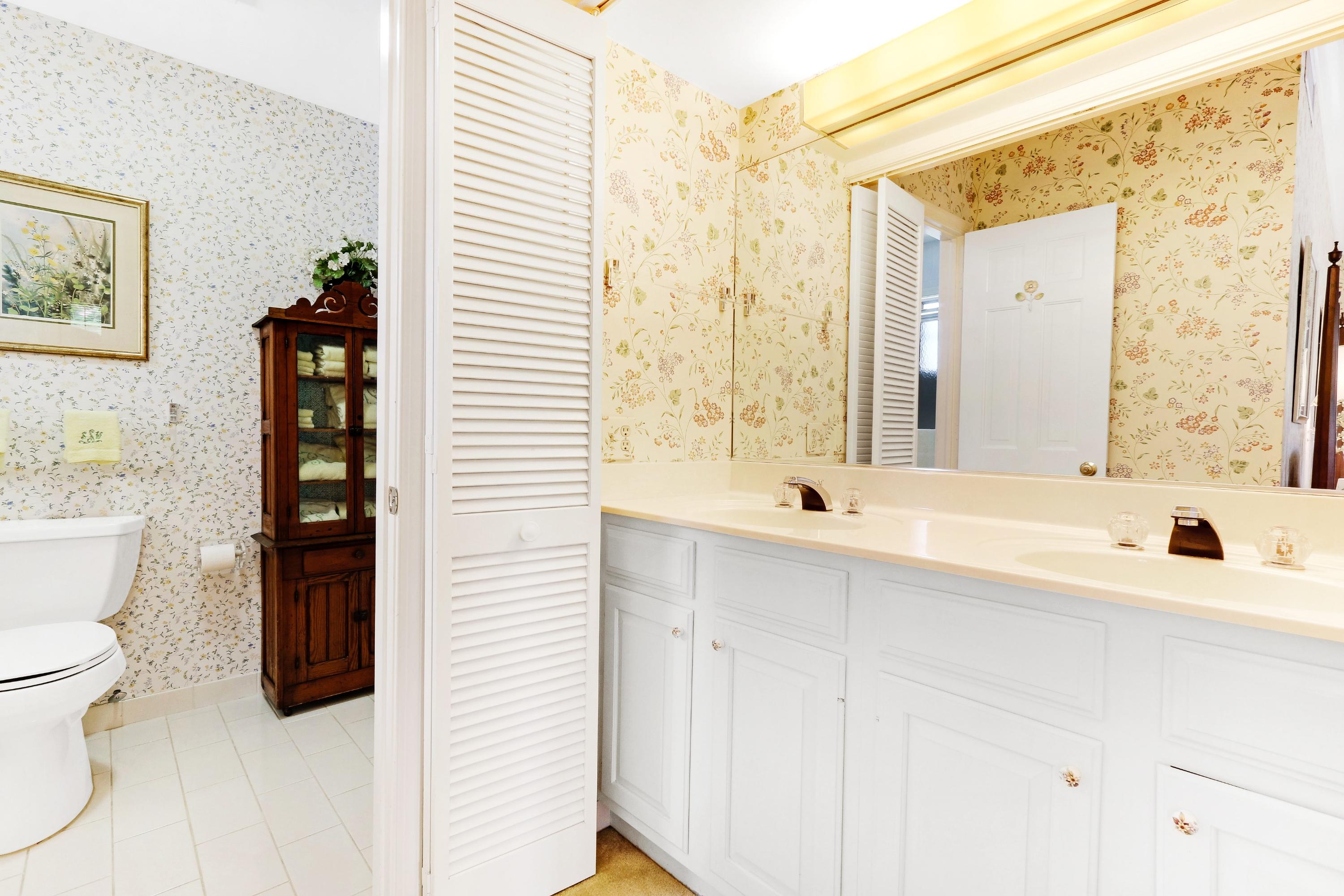 2910 Gulf Stream Road Gulf Stream, FL 33483 - Photo 29 of 41 Jack & Jill Bath