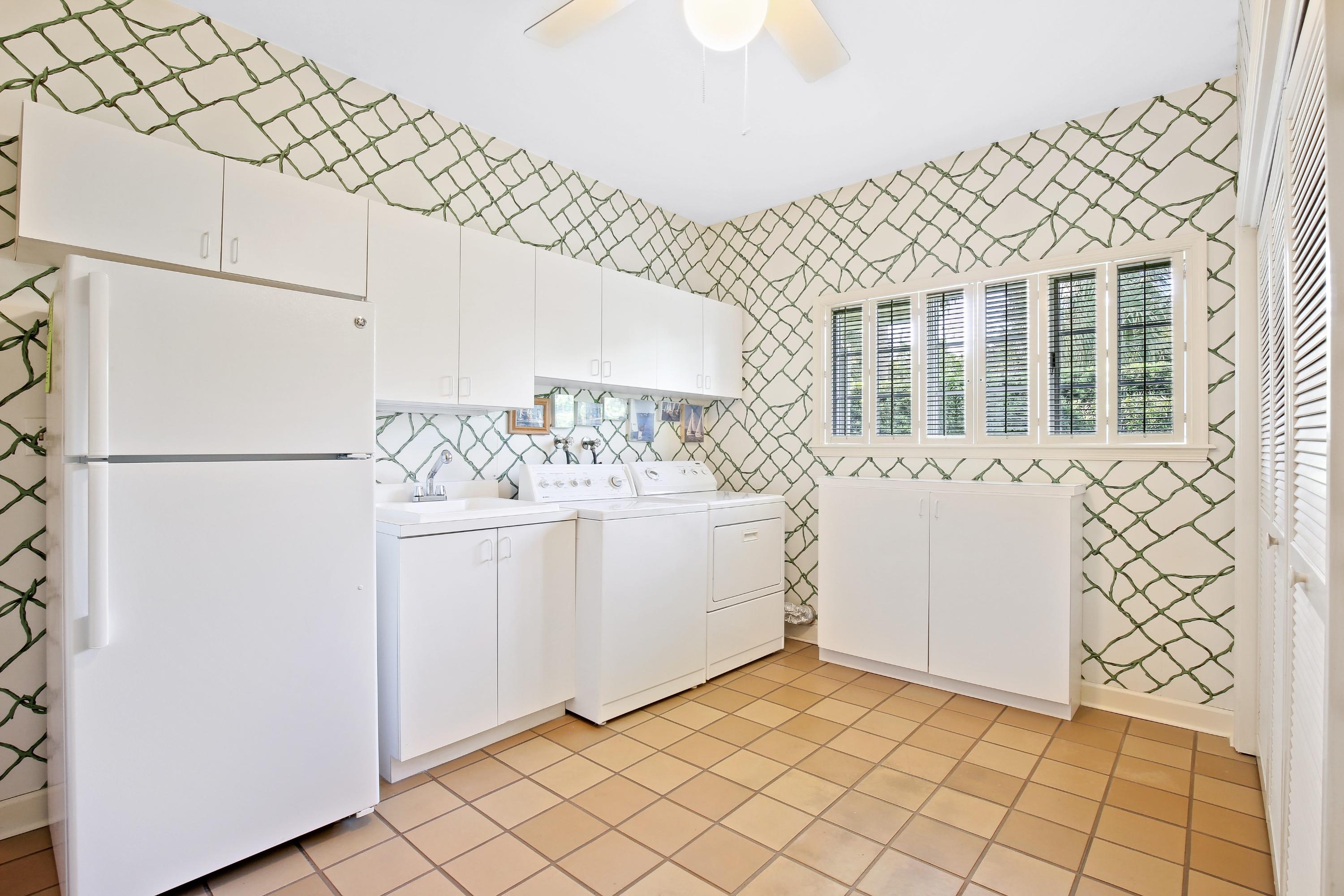 2910 Gulf Stream Road Gulf Stream, FL 33483 - Photo 36 of 41 Laundry